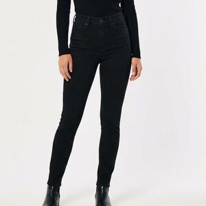Hollister Women's Jet Black Skinny Jeans in new condition with out tags